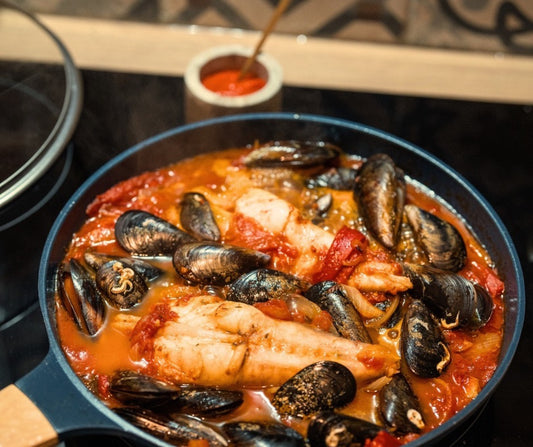Queue de Lotte à l'Armoricaine avec Moules et Twist de Purée de Piment 🍲🔥🐟