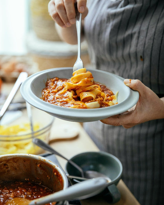 Pâtes Fraîches Maison avec Ragoût de Tomates, Viande et Purée de Piment 🌶️🍝