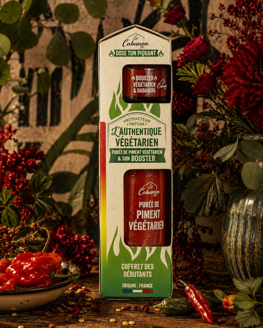Coffret des Débutants - L'Authentique Végétarien et son booster habanero, mise en scène florale, Le Cabanon